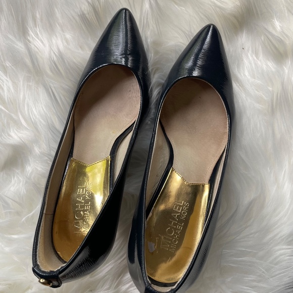 MICHAEL Michael Kors Blue Patent Leather Pumps 8M - Picture 2 of 10